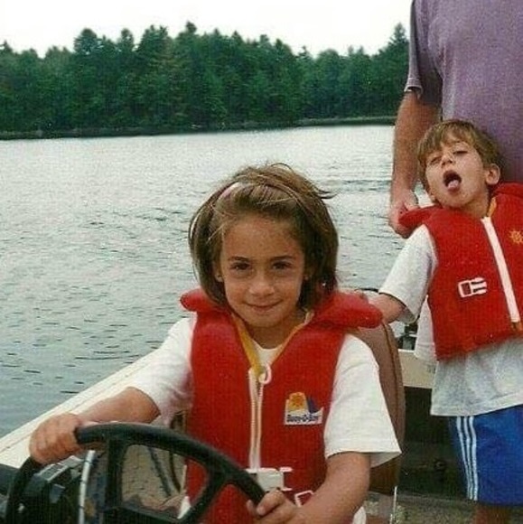 Meet your Posher, Gigi - Picture 1 of 1